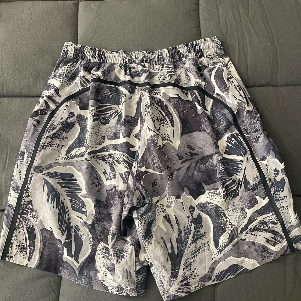7 inch with liner lululemon pace breaker shorts